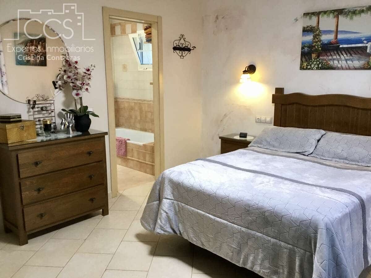 3 soveværelse Villa til salg i Carmona med swimmingpool - € 420.000 (Ref: 9542874)