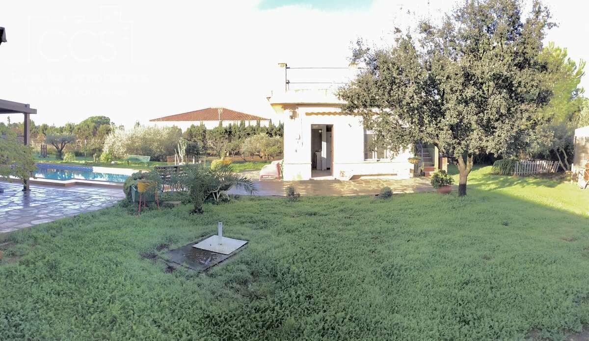 3 soveværelse Villa til salg i Carmona med swimmingpool - € 420.000 (Ref: 9542874)