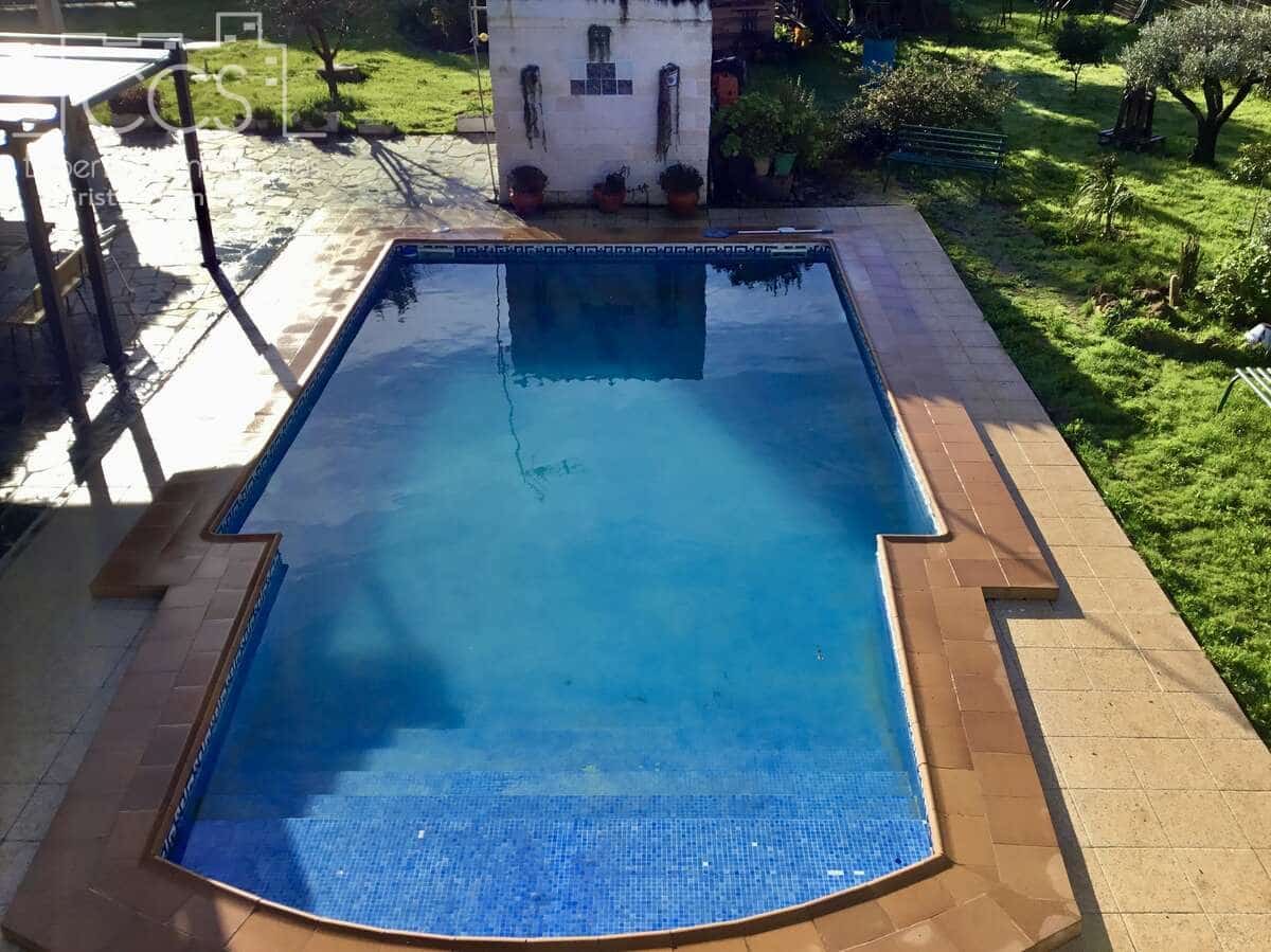 3 soveværelse Villa til salg i Carmona med swimmingpool - € 420.000 (Ref: 9542874)