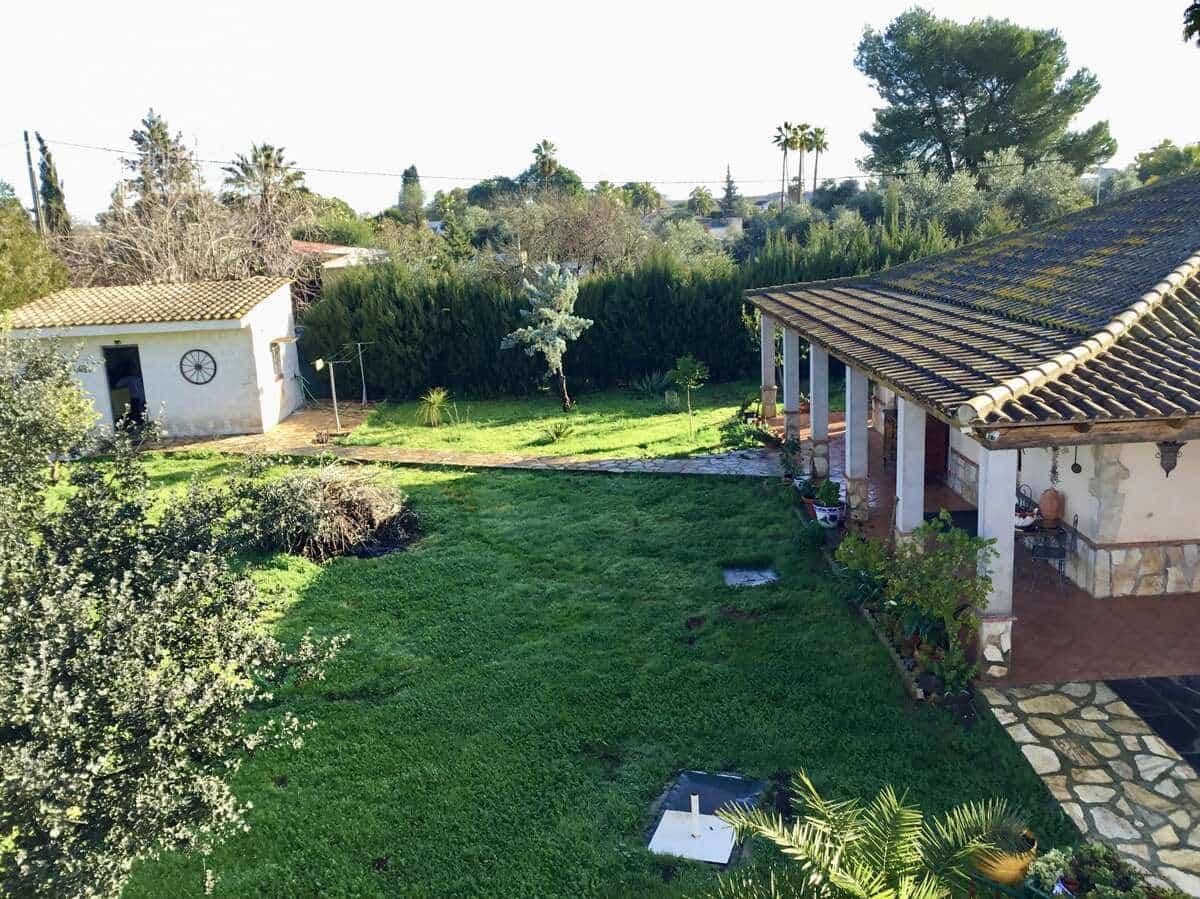 3 soveværelse Villa til salg i Carmona med swimmingpool - € 420.000 (Ref: 9542874)