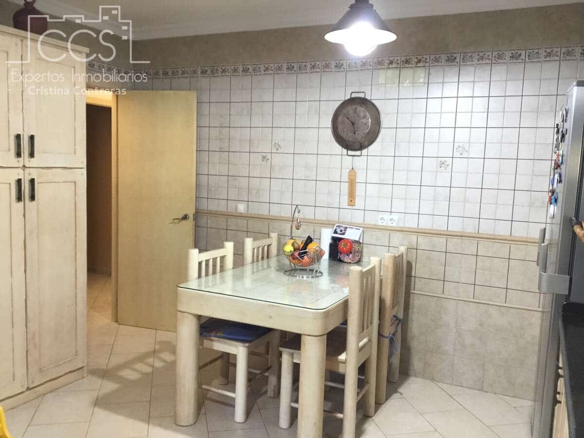 3 soveværelse Villa til salg i Carmona med swimmingpool - € 420.000 (Ref: 9542874)