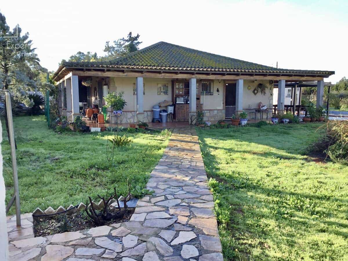 3 soverom Villa til salgs i Carmona med svømmebasseng - € 420 000 (Ref: 9542874)