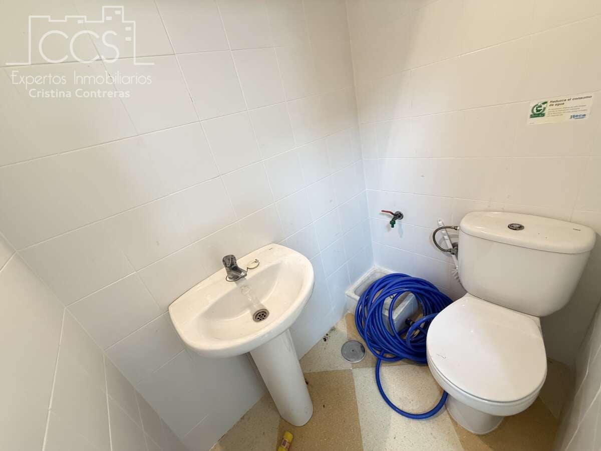 Kaupallinen vuokrattavana paikassa Almonte - 2 500 € (Ref: 9898615)