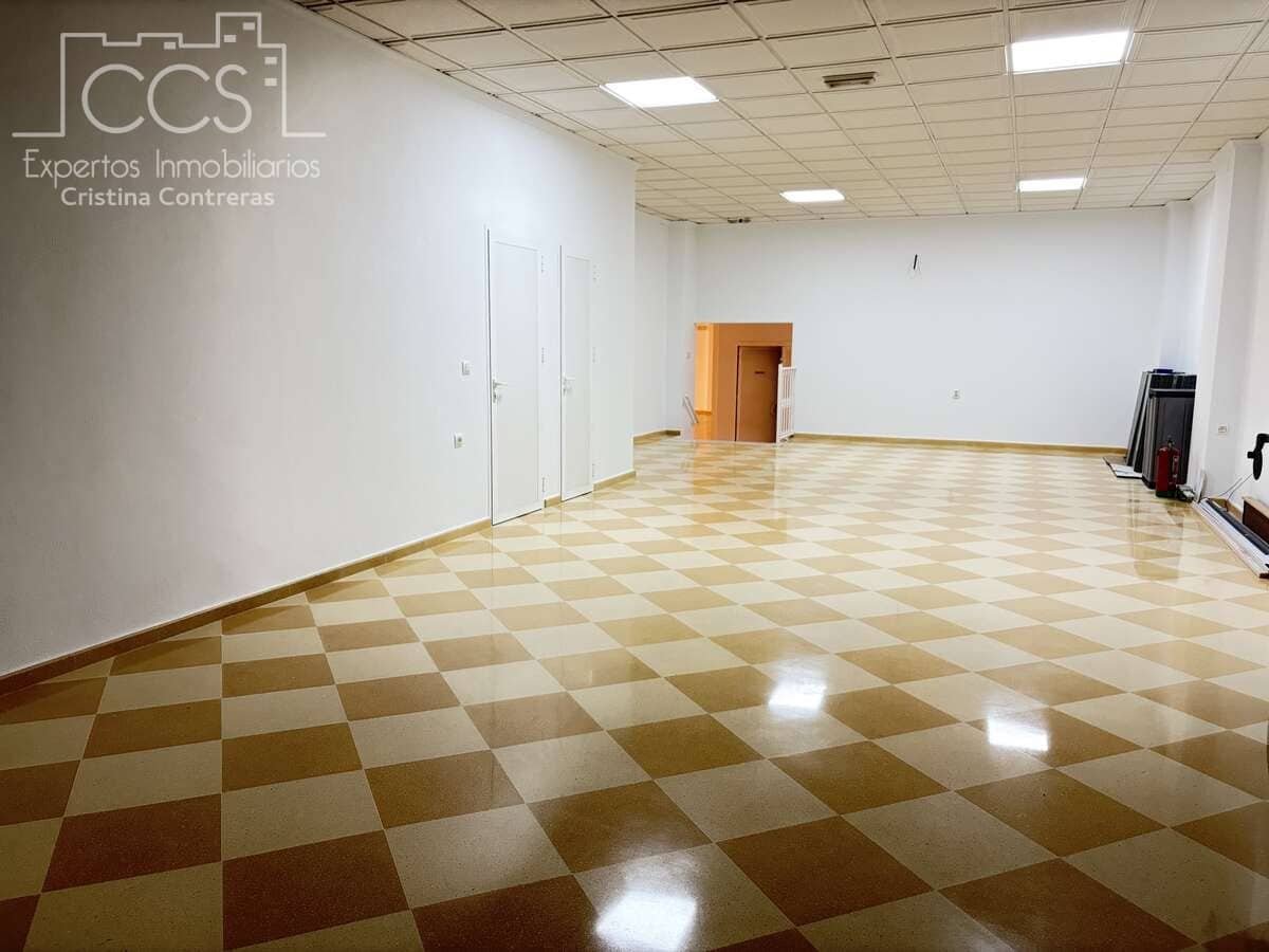 Kaupallinen vuokrattavana paikassa Almonte - 2 500 € (Ref: 9898615)