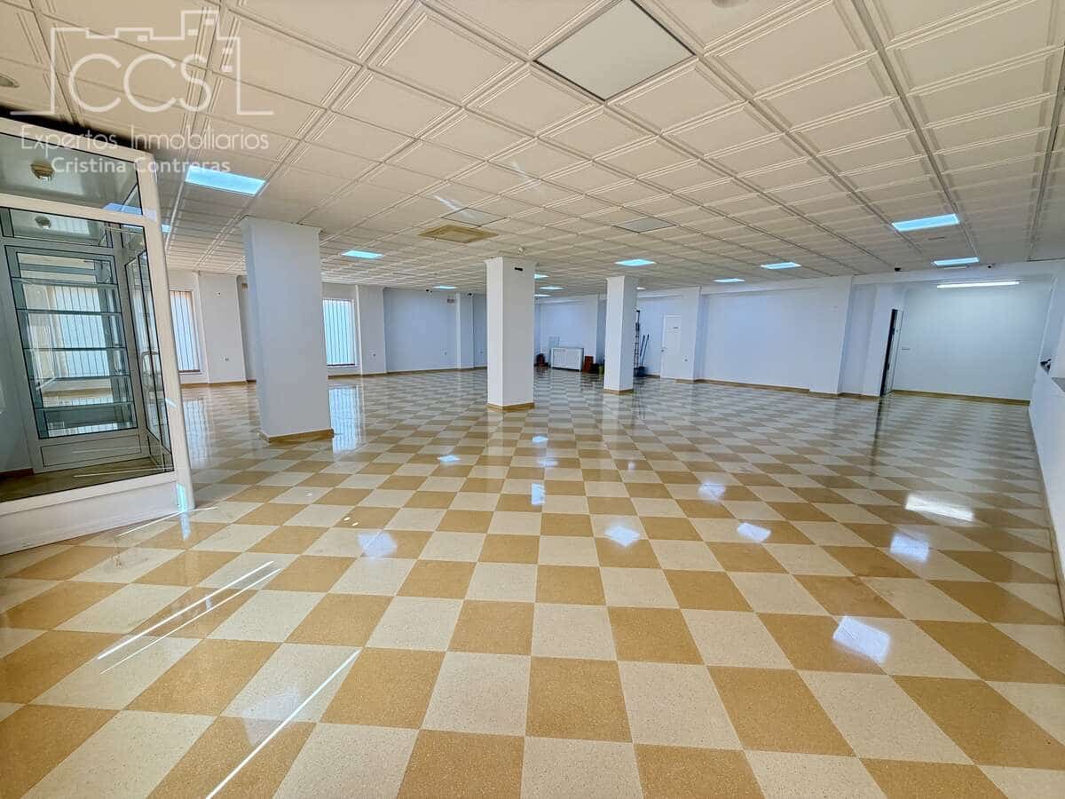 Kaupallinen vuokrattavana paikassa Almonte - 2 500 € (Ref: 9898615)