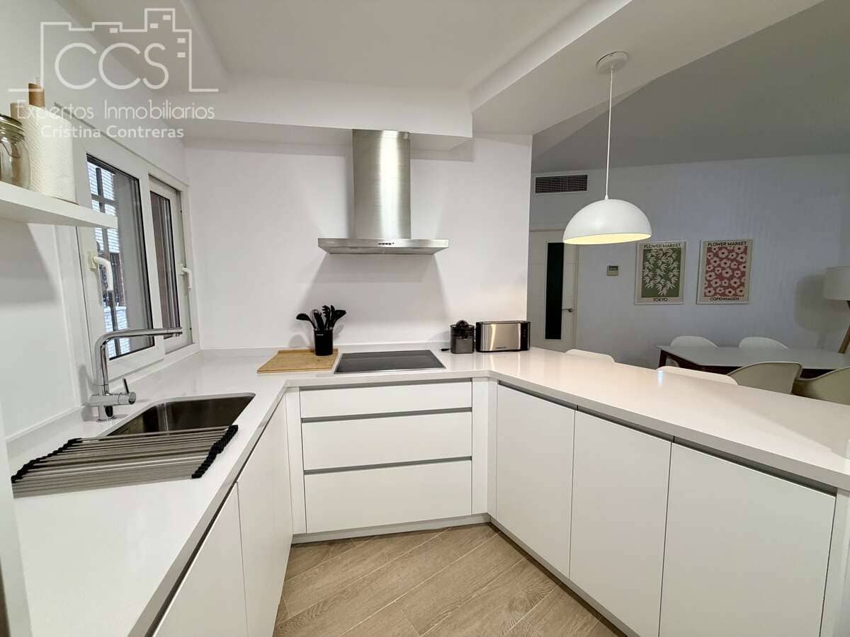 3 bedroom Flat for sale in Seville city - € 415,000 (Ref: 9919207)