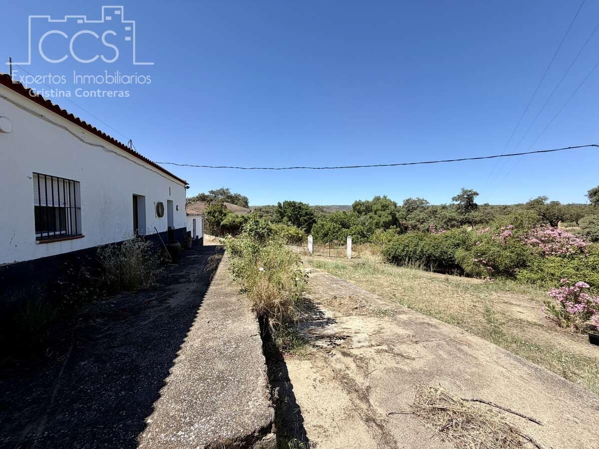 4 bedroom Finca/Country House for sale in El Castillo de las Guardas with garage - € 348,000 (Ref: 9943274)