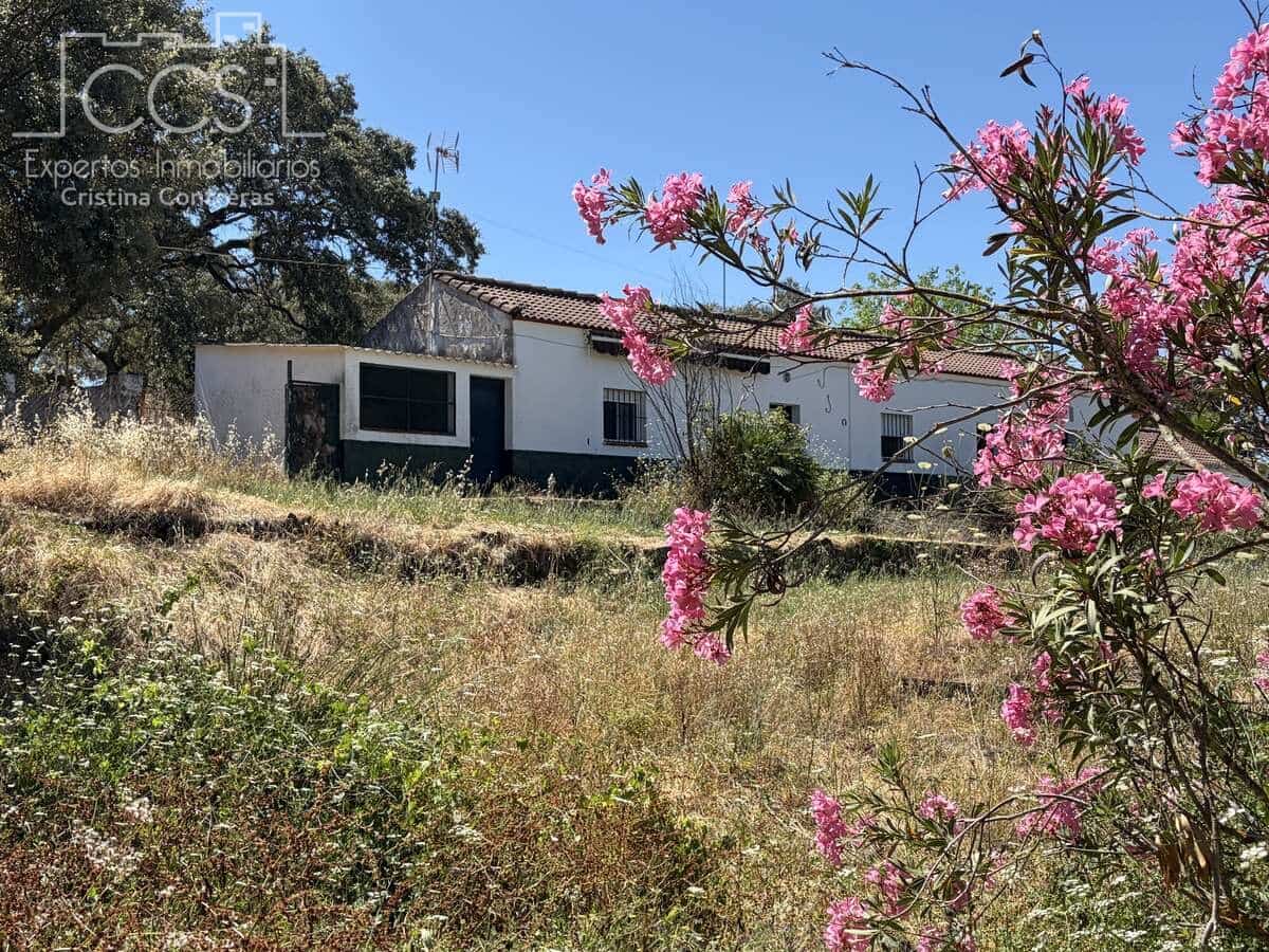 4 bedroom Finca/Country House for sale in El Castillo de las Guardas with garage - € 348,000 (Ref: 9943274)