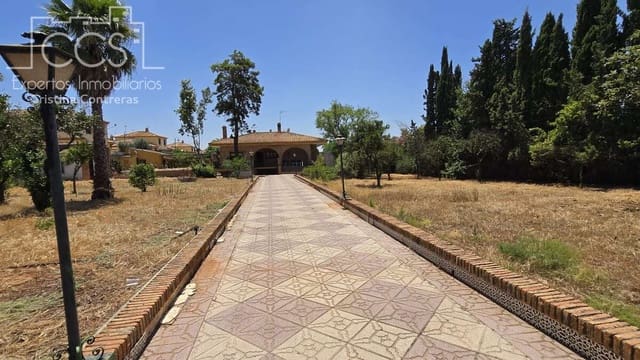 Chalet de 4 habitaciones en Mairena del Alcor en venta con piscina garaje - 330.000 € (Ref: 9972544)