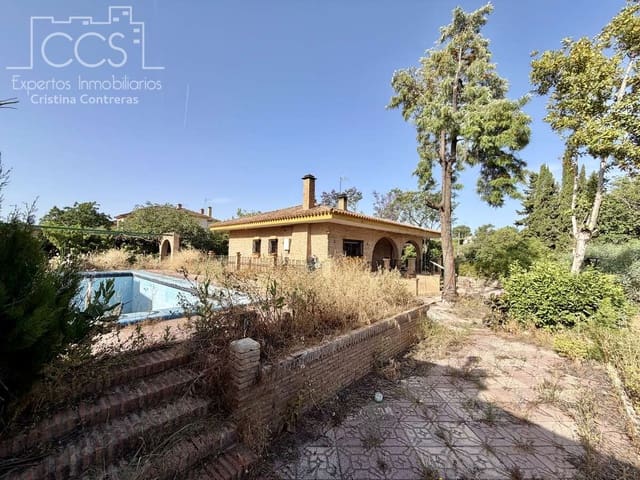 Chalet de 4 habitaciones en Mairena del Alcor en venta con piscina garaje - 330.000 € (Ref: 9972544)