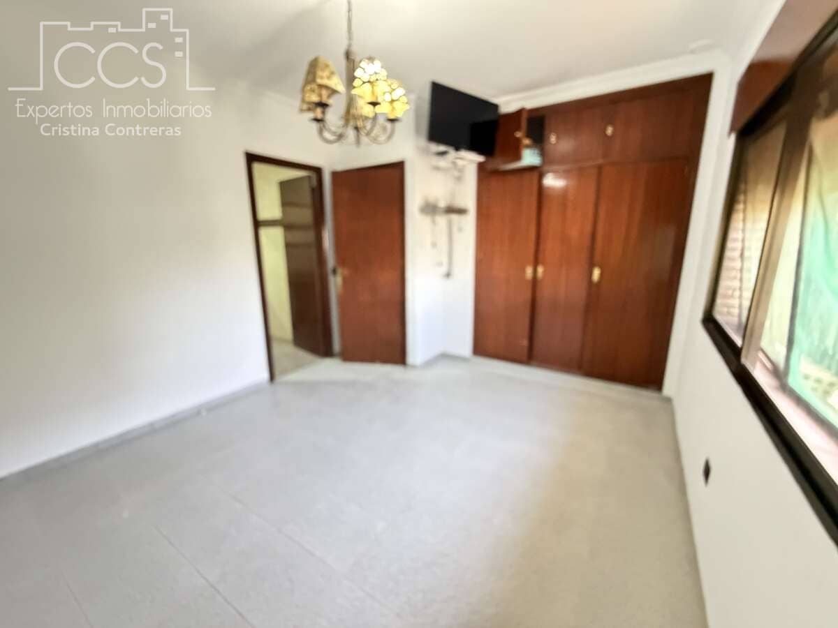 4 bedroom Villa for sale in Mairena del Alcor with pool garage - € 330,000 (Ref: 9972544)