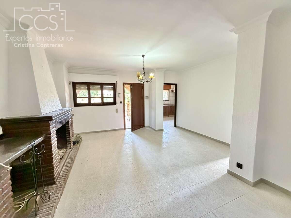 4 bedroom Villa for sale in Mairena del Alcor with pool garage - € 330,000 (Ref: 9972544)