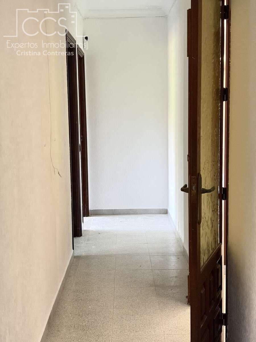 4 bedroom Villa for sale in Mairena del Alcor with pool garage - € 330,000 (Ref: 9972544)