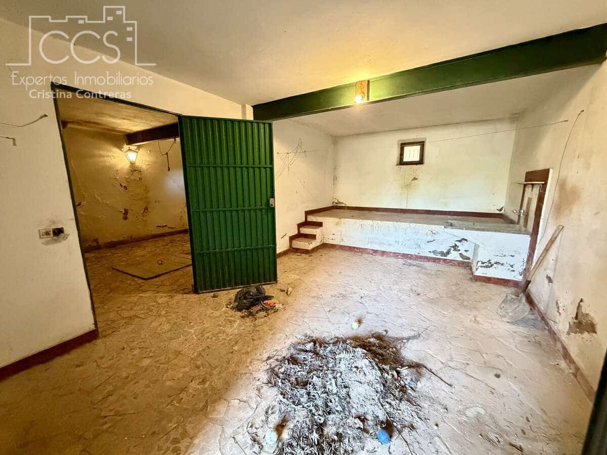 4 bedroom Villa for sale in Mairena del Alcor with pool garage - € 330,000 (Ref: 9972544)