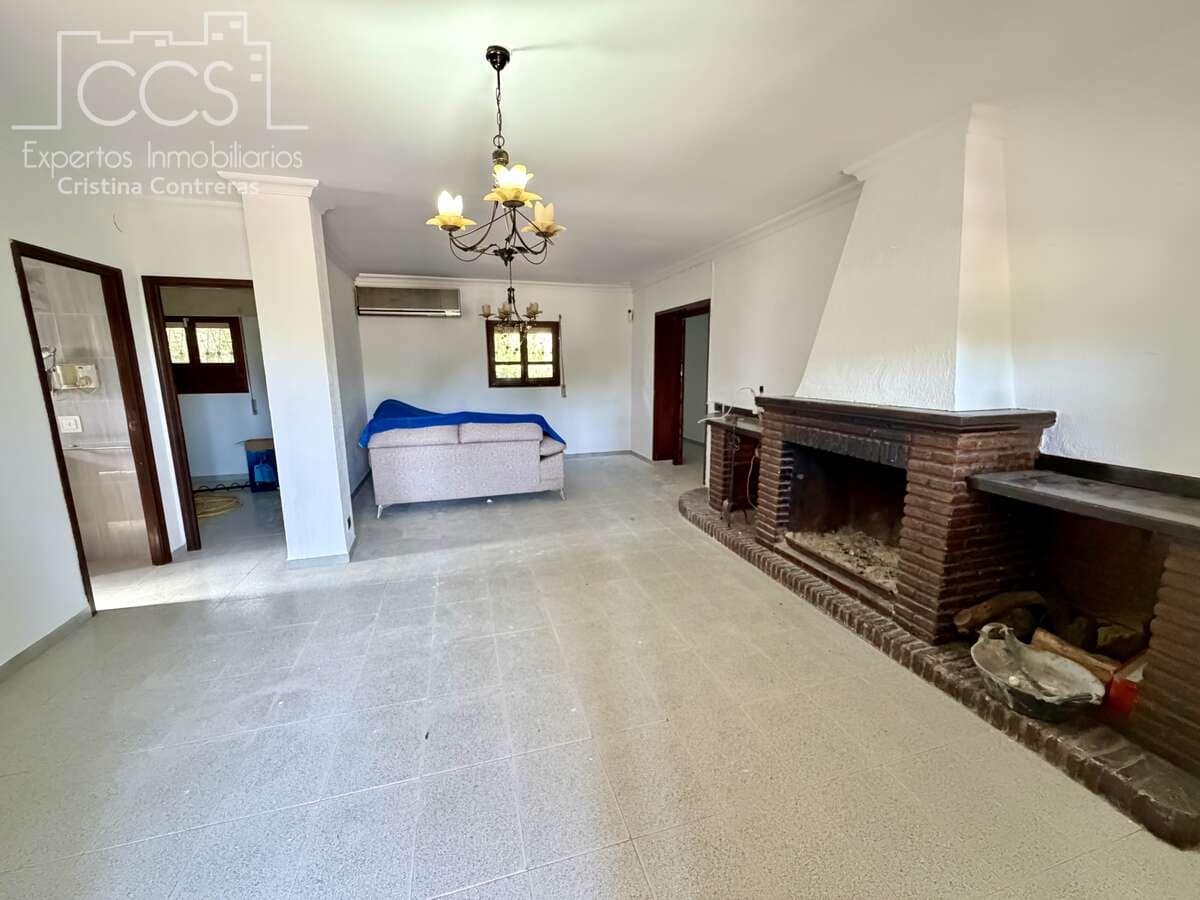 4 bedroom Villa for sale in Mairena del Alcor with pool garage - € 330,000 (Ref: 9972544)