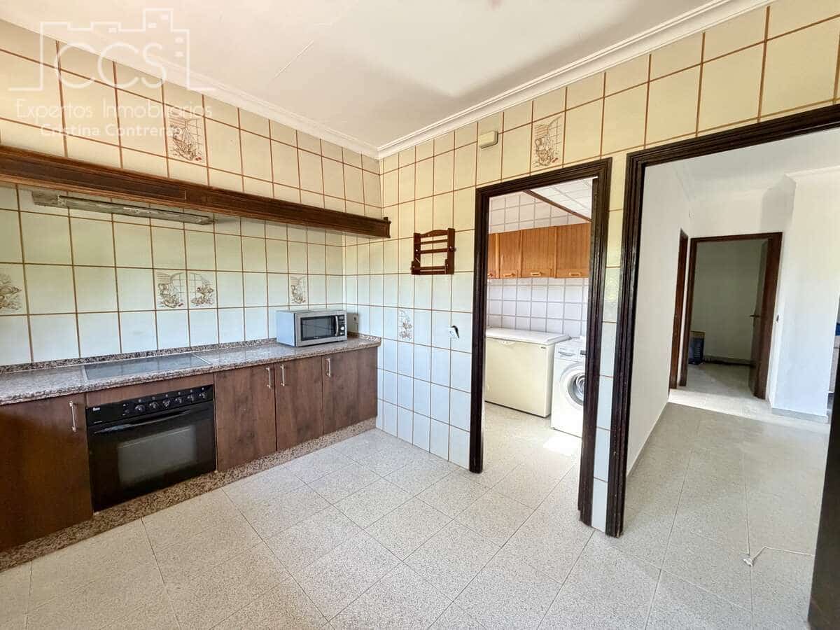 4 bedroom Villa for sale in Mairena del Alcor with pool garage - € 330,000 (Ref: 9972544)