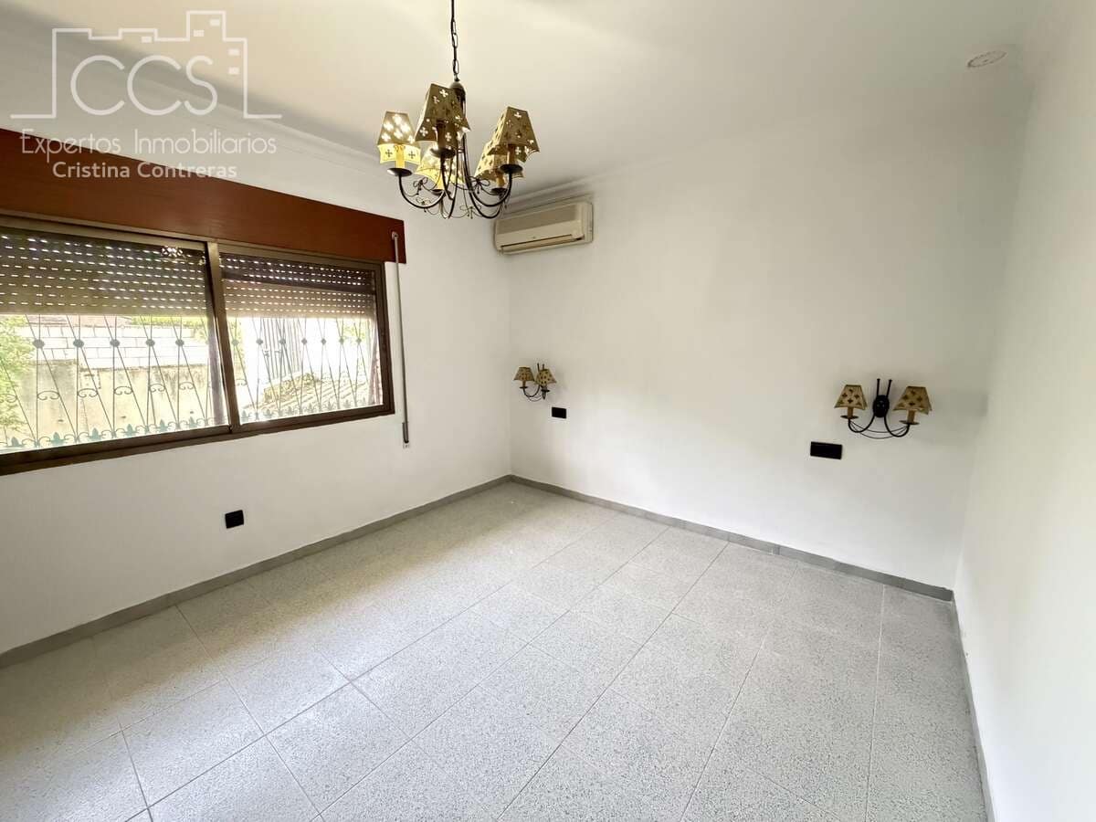 4 bedroom Villa for sale in Mairena del Alcor with pool garage - € 330,000 (Ref: 9972544)
