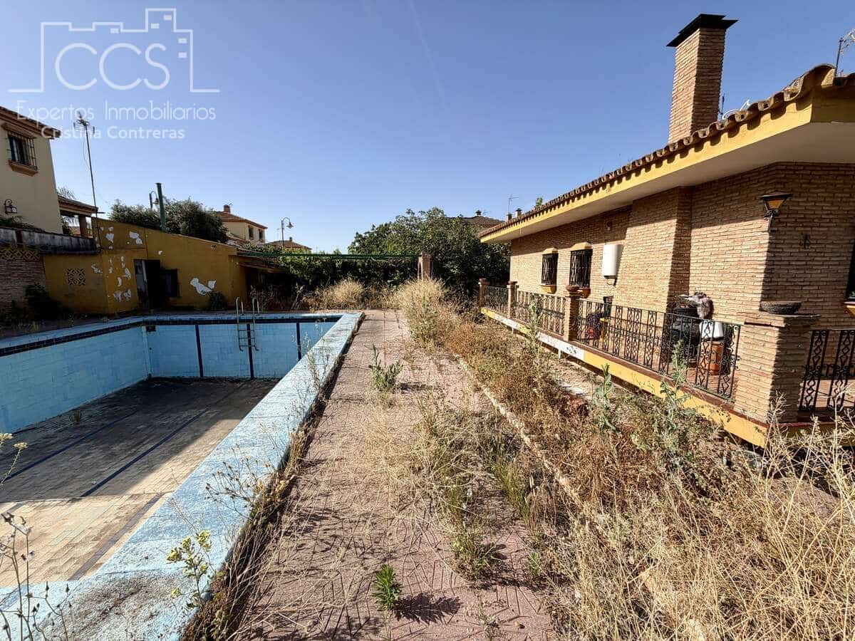 4 bedroom Villa for sale in Mairena del Alcor with pool garage - € 330,000 (Ref: 9972544)