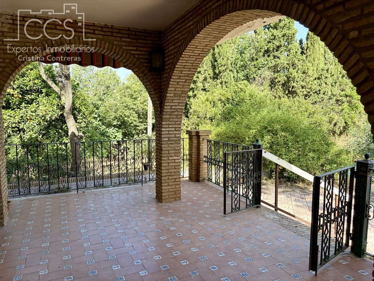 4 bedroom Villa for sale in Mairena del Alcor with pool garage - € 330,000 (Ref: 9972544)