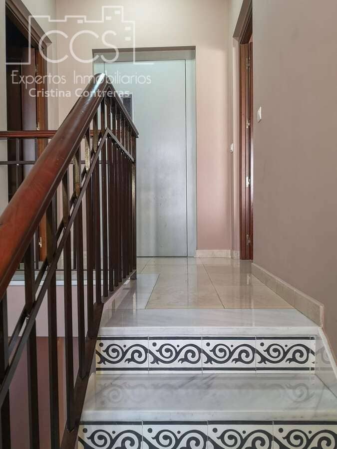 6 bedroom Townhouse for sale in Bollullos Par del Condado with pool garage - € 700,000 (Ref: 9976685)