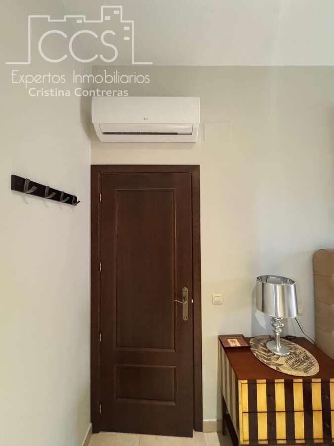 6 bedroom Townhouse for sale in Bollullos Par del Condado with pool garage - € 700,000 (Ref: 9976685)