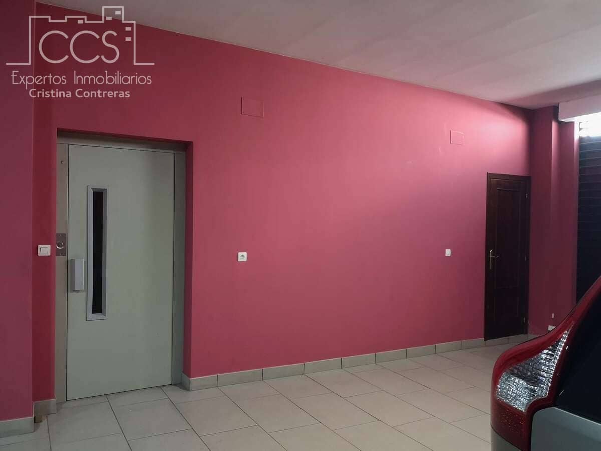 6 bedroom Townhouse for sale in Bollullos Par del Condado with pool garage - € 700,000 (Ref: 9976685)