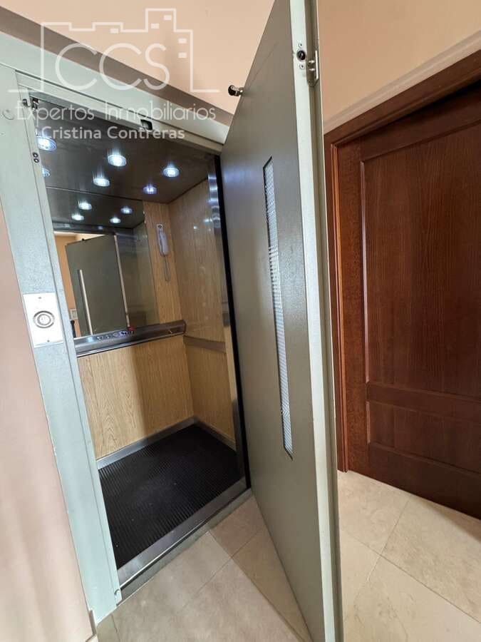 6 bedroom Townhouse for sale in Bollullos Par del Condado with pool garage - € 700,000 (Ref: 9976685)