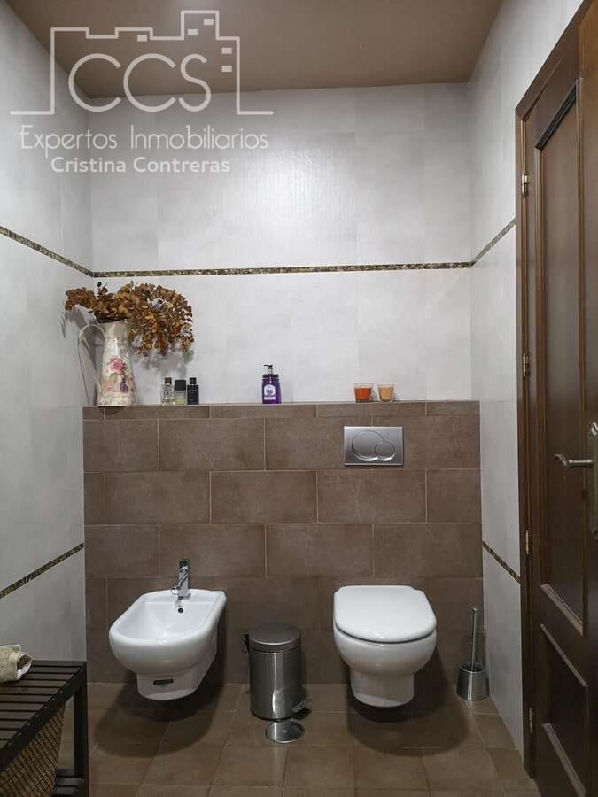 6 bedroom Townhouse for sale in Bollullos Par del Condado with pool garage - € 700,000 (Ref: 9976685)