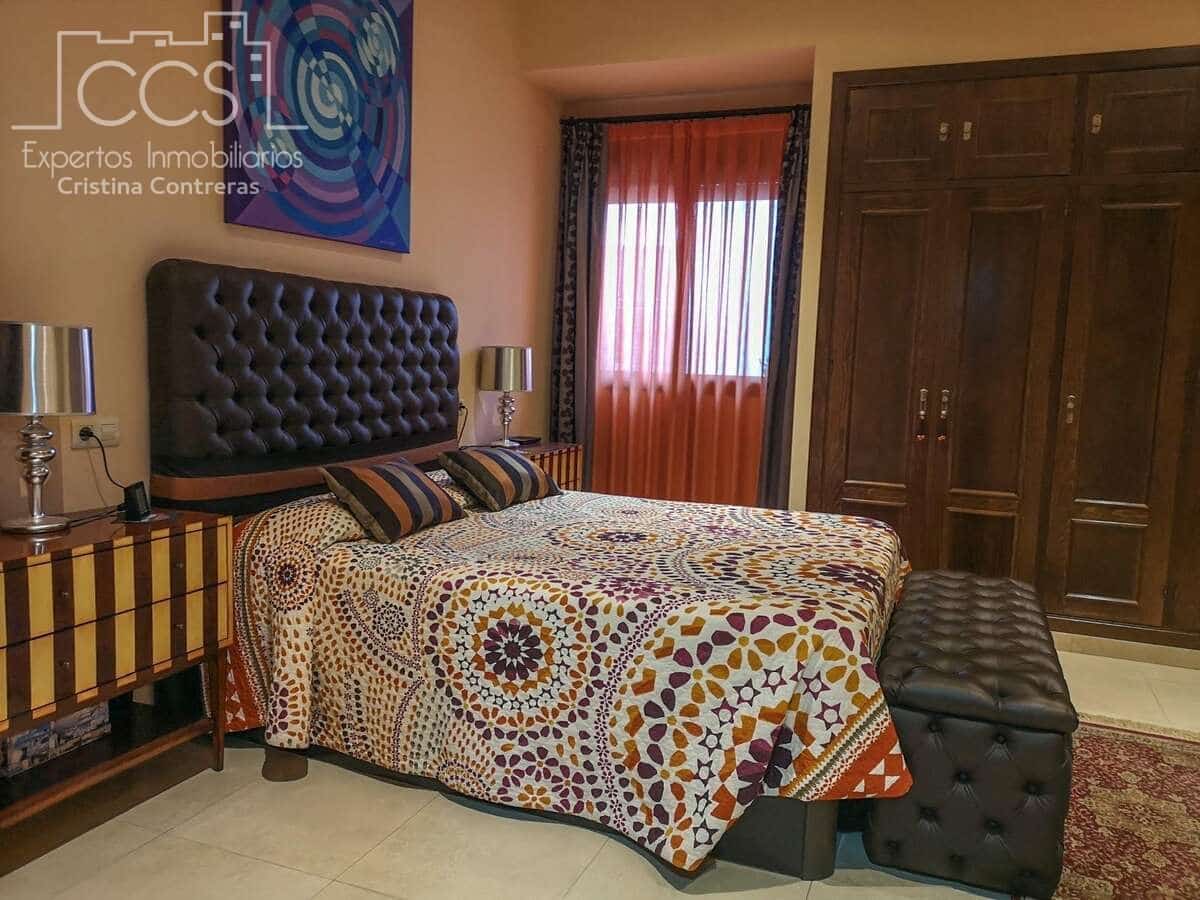 6 bedroom Townhouse for sale in Bollullos Par del Condado with pool garage - € 700,000 (Ref: 9976685)