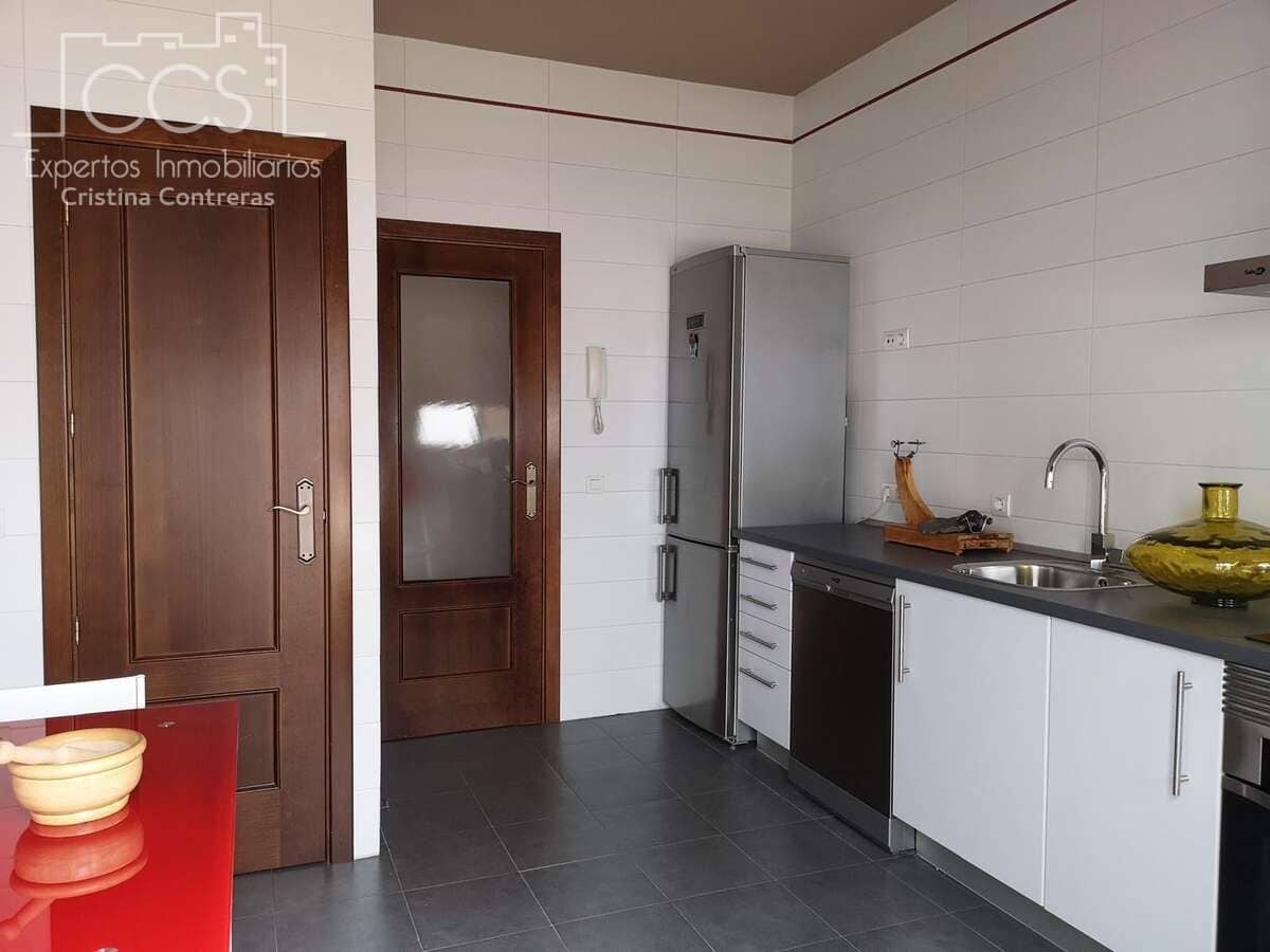 6 bedroom Townhouse for sale in Bollullos Par del Condado with pool garage - € 700,000 (Ref: 9976685)