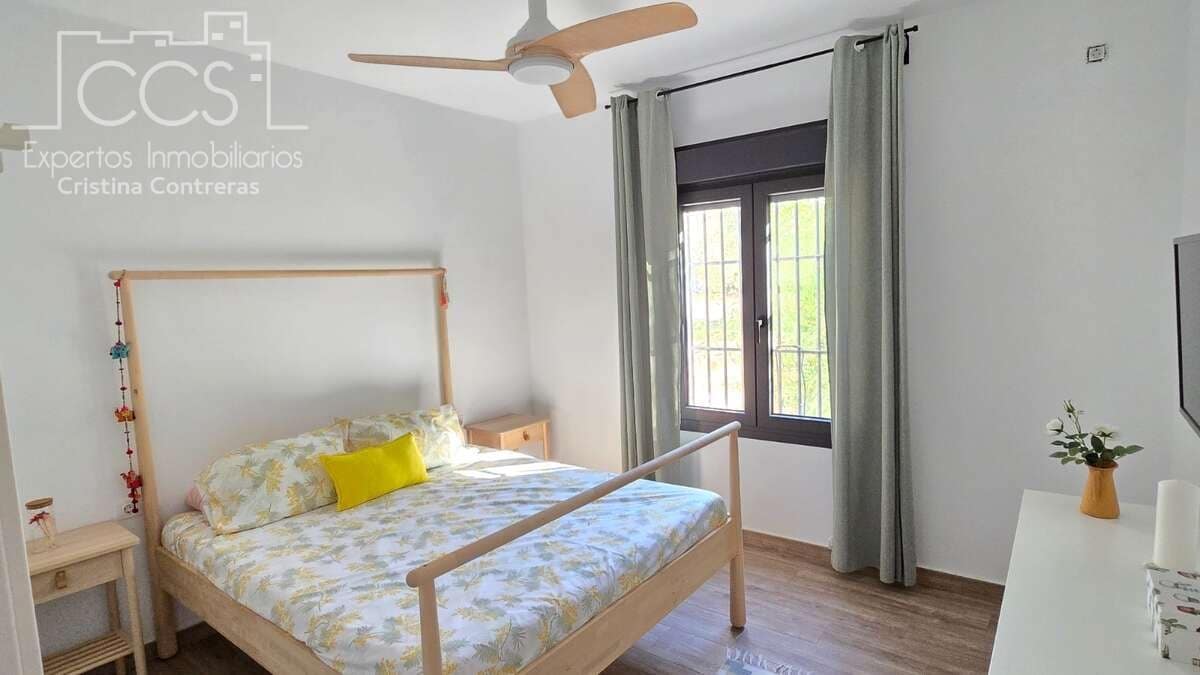 4 bedroom Finca/Country House for sale in Pilas with pool - € 320,000 (Ref: 9984229)