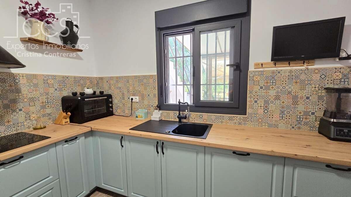 4 bedroom Finca/Country House for sale in Pilas with pool - € 320,000 (Ref: 9984229)