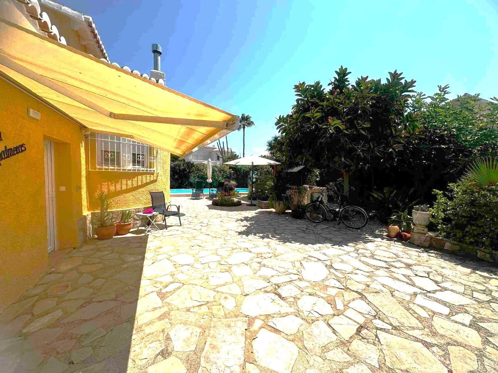 3 bedroom Villa for sale in Denia with pool garage - € 459,000 (Ref: 10027410)