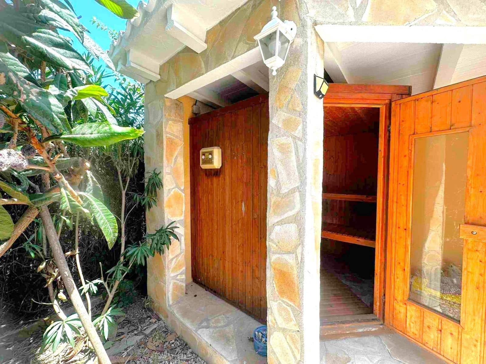 3 bedroom Villa for sale in Denia with pool garage - € 459,000 (Ref: 10027410)