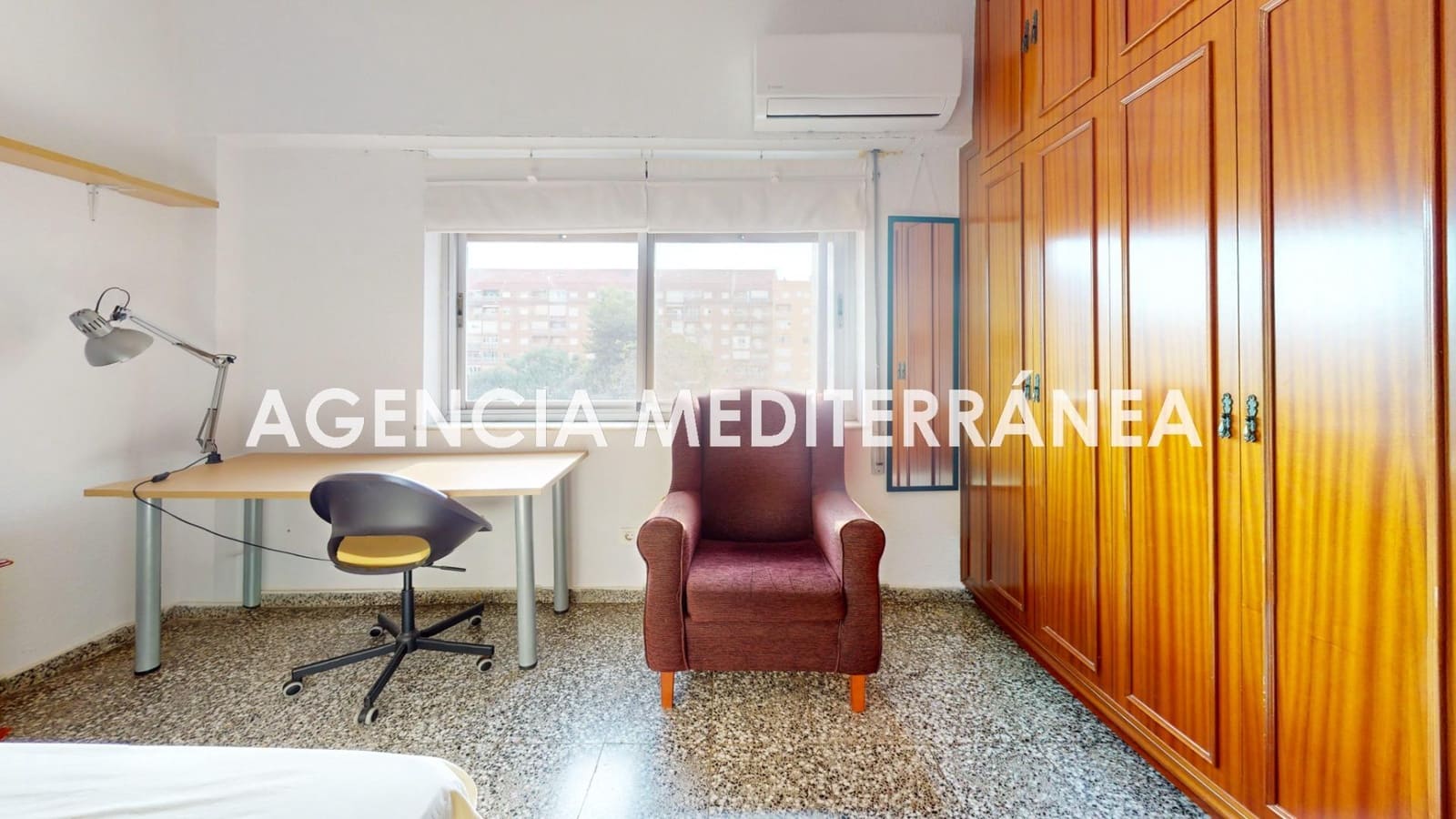 4 bedroom Flat for sale in Valencia city - € 405,000 (Ref: 10044919)