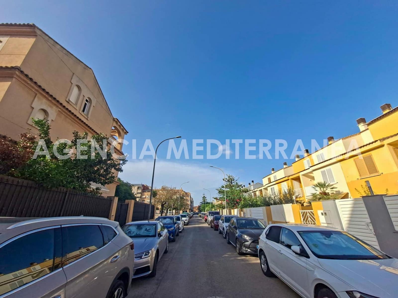5 quarto Moradia em Banda para venda em Paiporta com garagem - 530 000 € (Ref: 10047442)