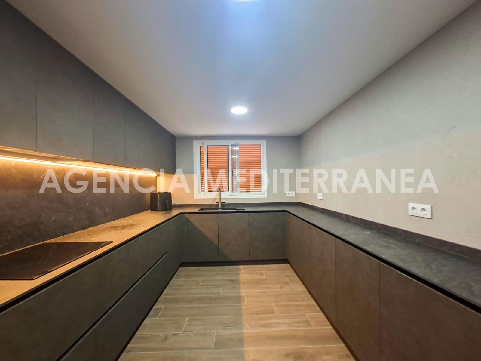 5 quarto Moradia em Banda para venda em Paiporta com garagem - 530 000 € (Ref: 10047442)