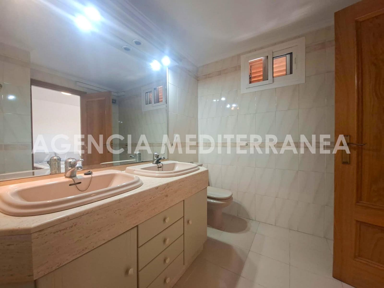 5 quarto Moradia em Banda para venda em Paiporta com garagem - 530 000 € (Ref: 10047442)