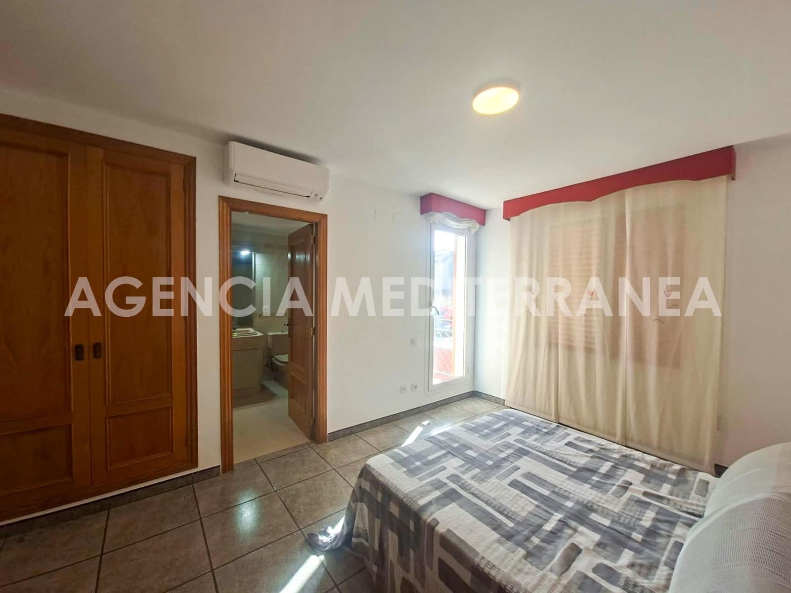 5 quarto Moradia em Banda para venda em Paiporta com garagem - 530 000 € (Ref: 10047442)