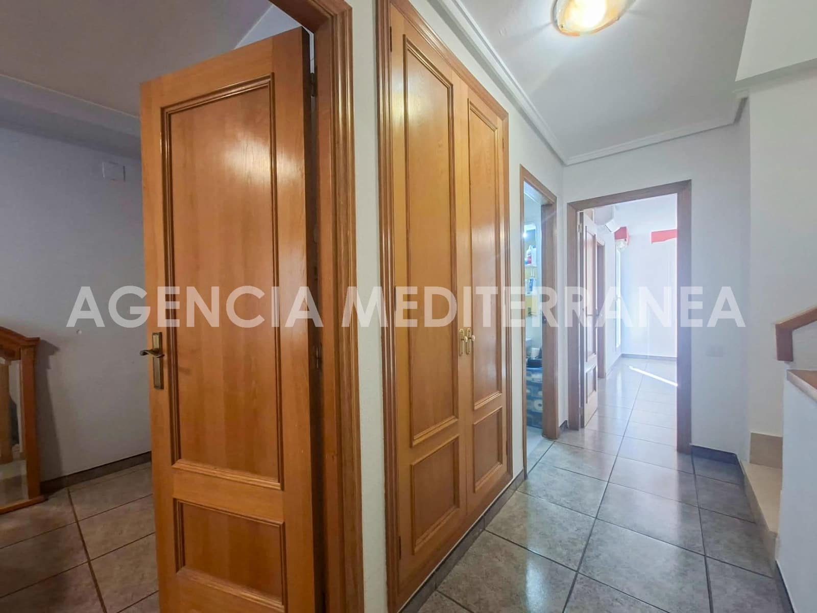 5 quarto Moradia em Banda para venda em Paiporta com garagem - 530 000 € (Ref: 10047442)