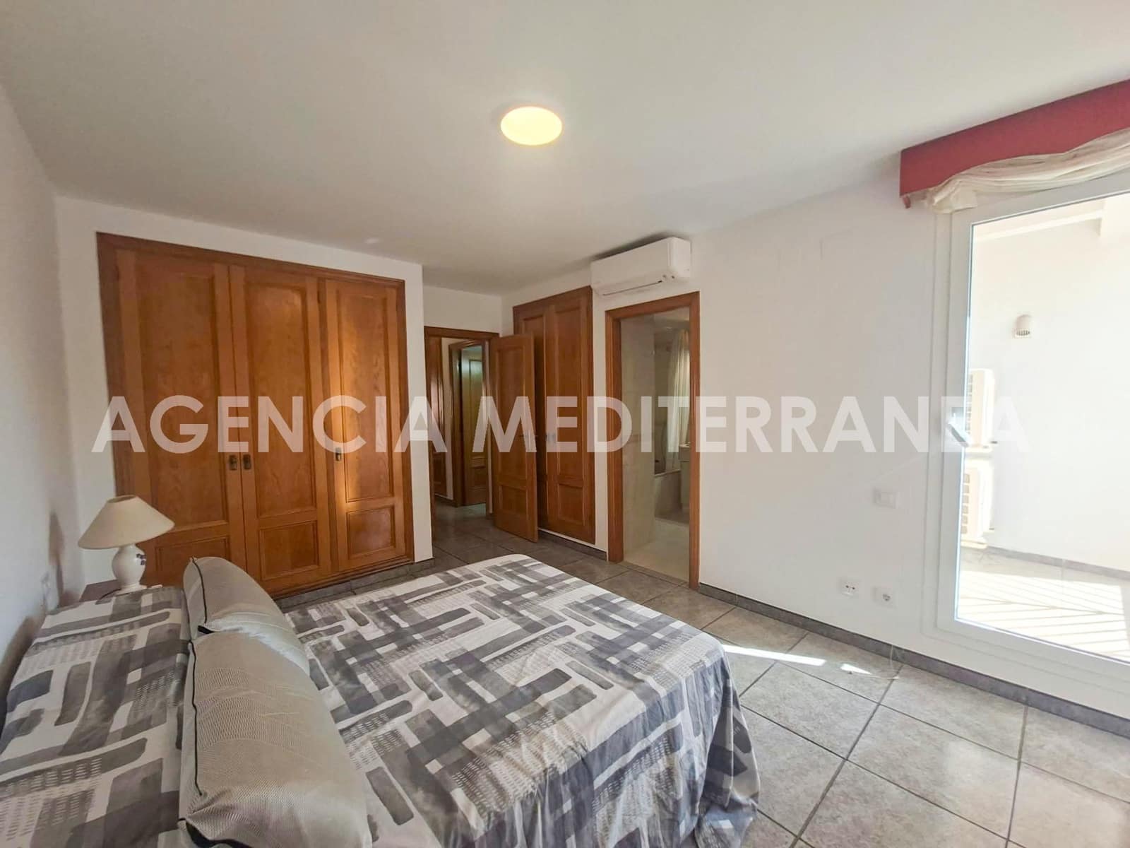 5 quarto Moradia em Banda para venda em Paiporta com garagem - 530 000 € (Ref: 10047442)