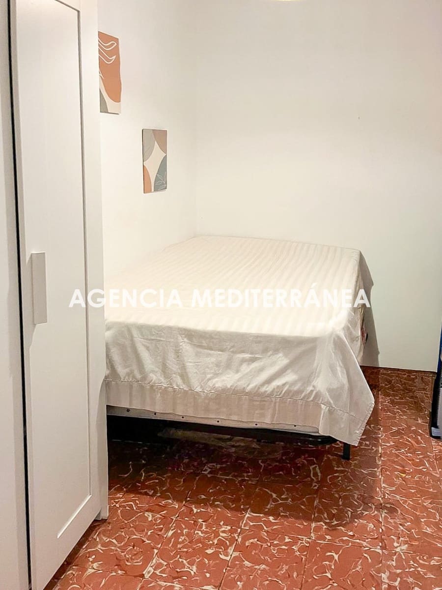 4 bedroom Flat for rent in Valencia city - € 1,400 (Ref: 10047443)
