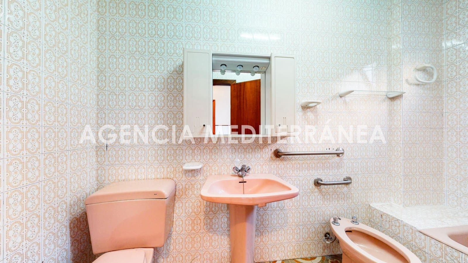 5 bedroom Townhouse for sale in Alcasser - € 230,000 (Ref: 10062104)