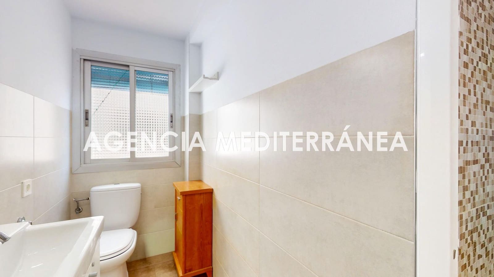 4 bedroom Flat for sale in Valencia city - € 415,000 (Ref: 10064779)