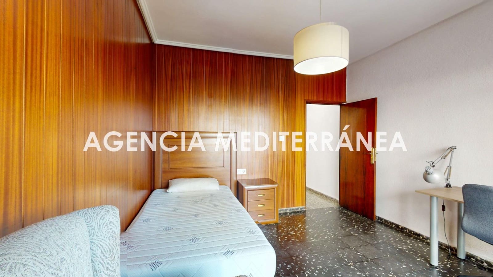 4 bedroom Flat for sale in Valencia city - € 415,000 (Ref: 10064779)