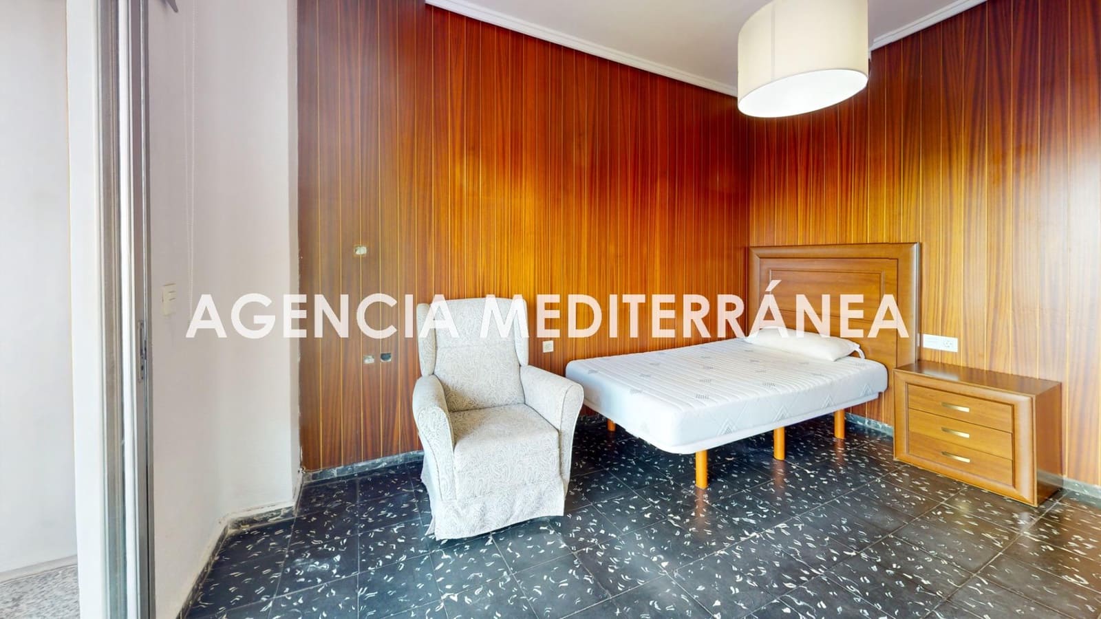 4 bedroom Flat for sale in Valencia city - € 415,000 (Ref: 10064779)