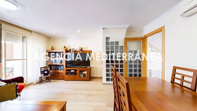 3 sovrum Radhus till salu i San Antonio de Benagéber med pool - 425 000 € (Ref: 10081366)