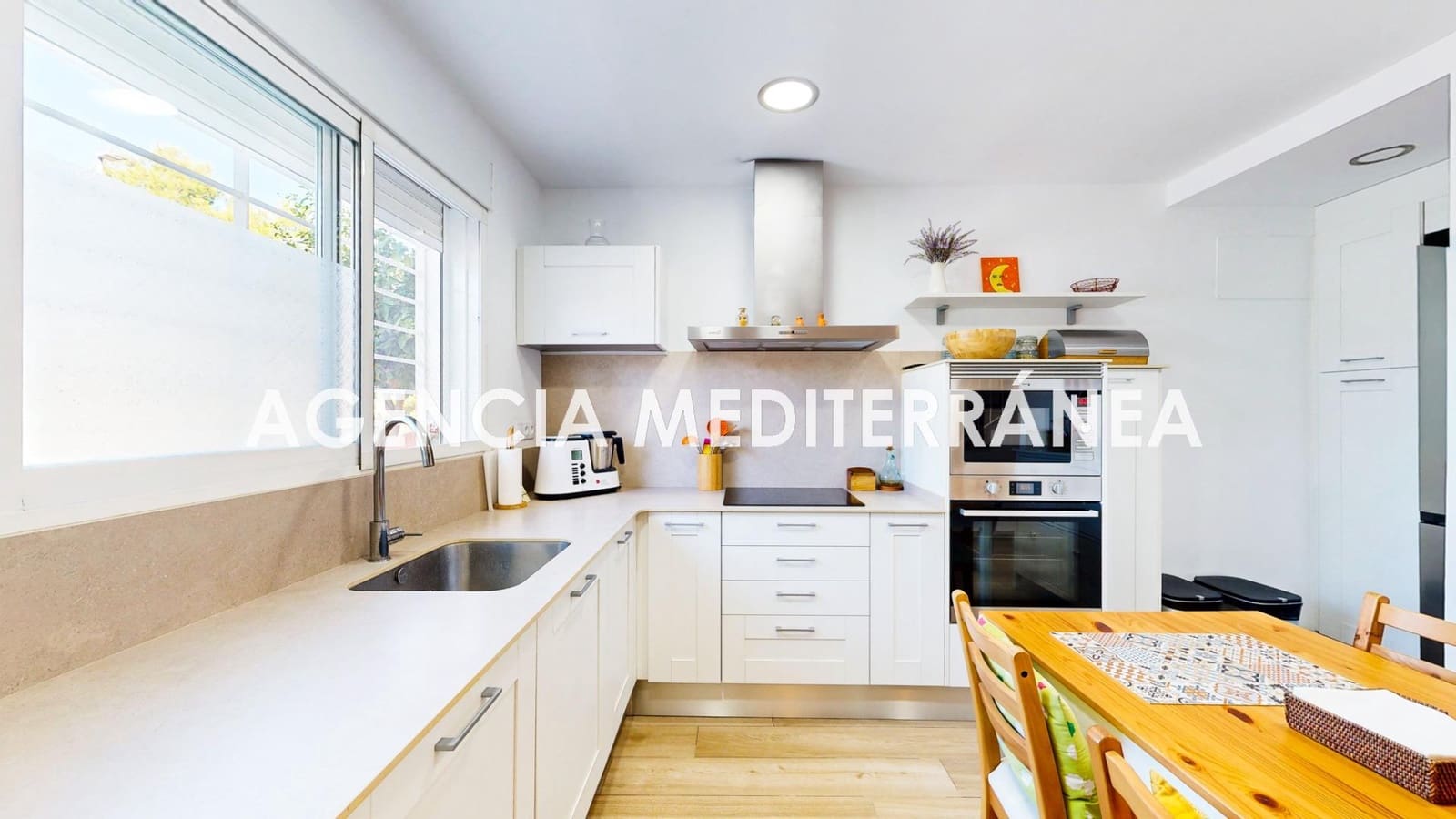 Adosado de 3 habitaciones en San Antonio de Benagéber en venta con piscina - 425.000 € (Ref: 10081366)