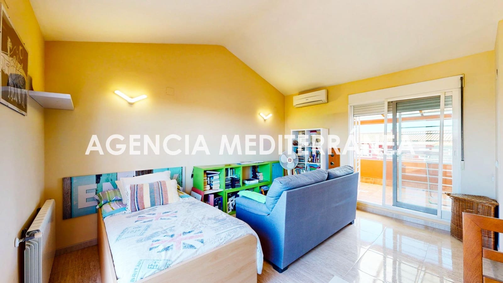Adosado de 3 habitaciones en San Antonio de Benagéber en venta con piscina - 425.000 € (Ref: 10081366)