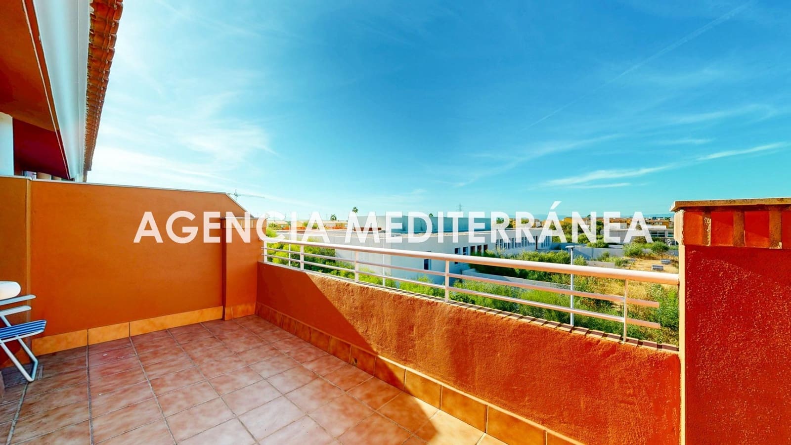 Adosado de 3 habitaciones en San Antonio de Benagéber en venta con piscina - 425.000 € (Ref: 10081366)